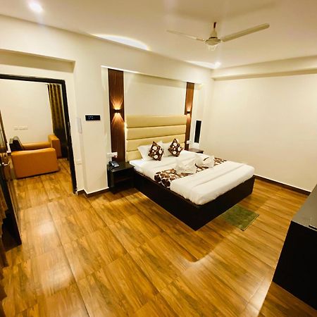 Shloka Residency Hotel Шамшабад Екстериор снимка