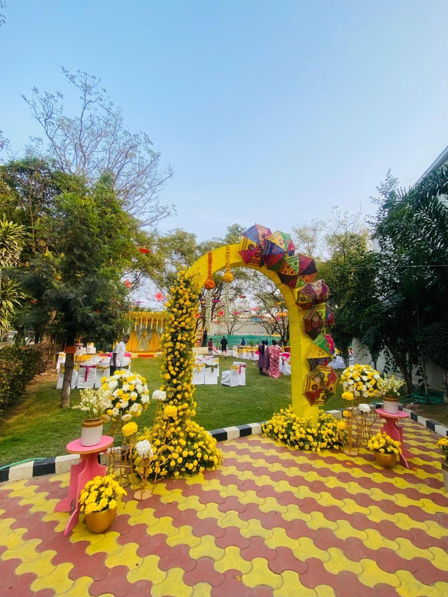 Shloka Residency Hotel Шамшабад Екстериор снимка