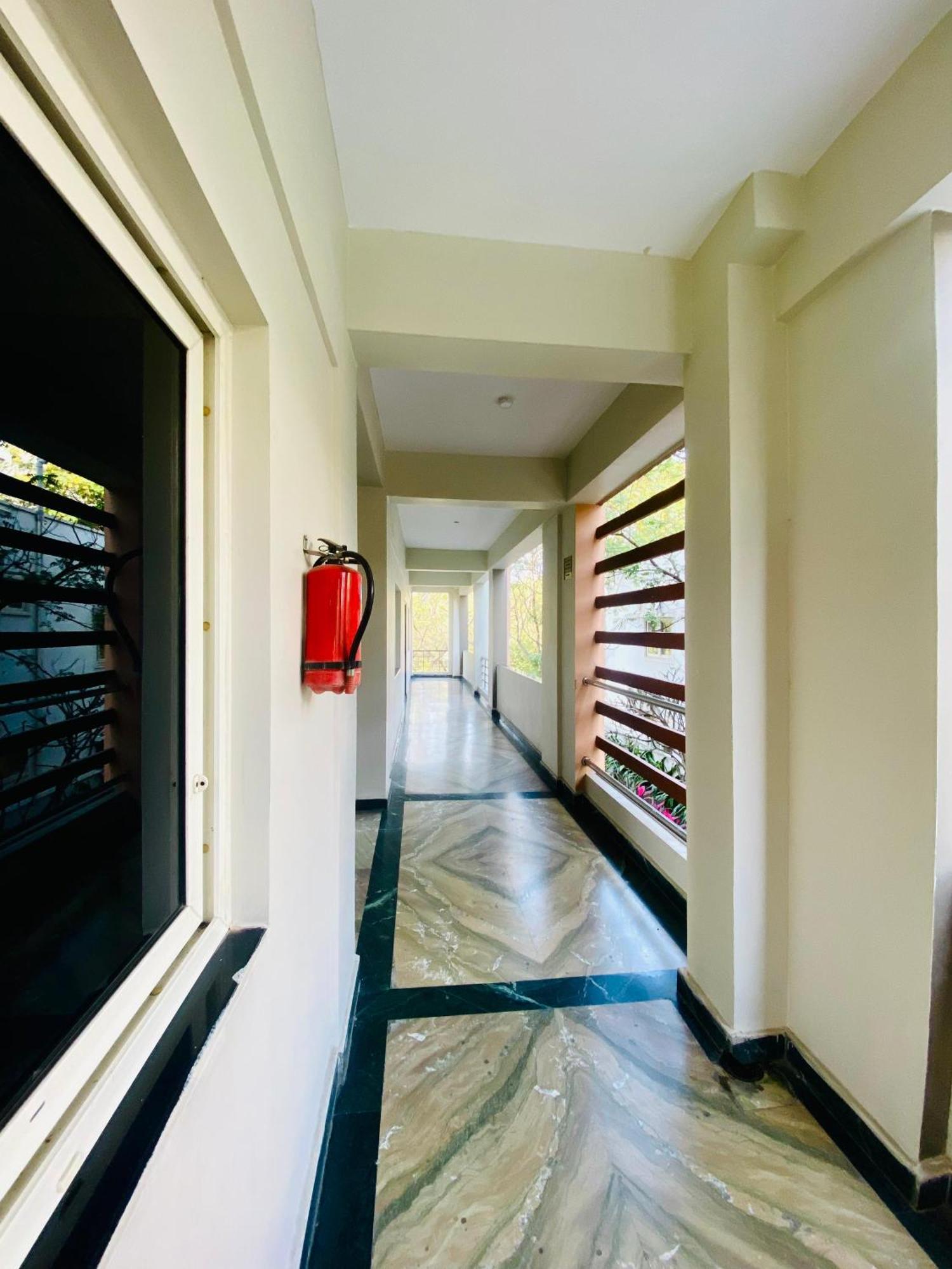 Shloka Residency Hotel Шамшабад Екстериор снимка